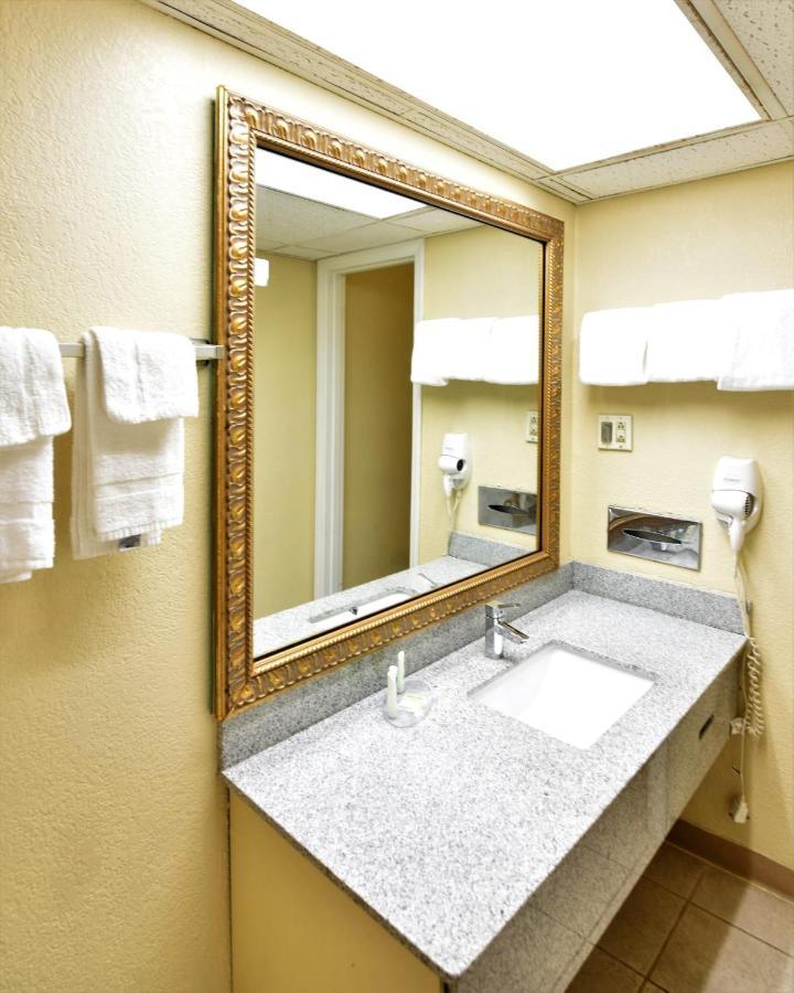 Rodeway Inn Harbison Area Columbia Bagian luar foto