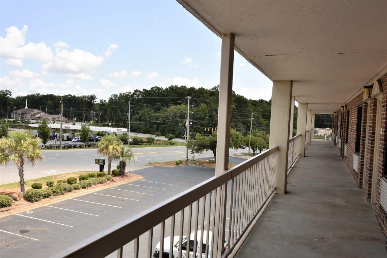 Rodeway Inn Harbison Area Columbia Bagian luar foto